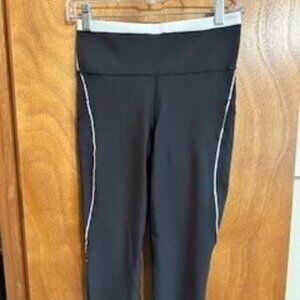 ATHLETA Interval Stash Tipped 7/8 Tight, EUC Size Small